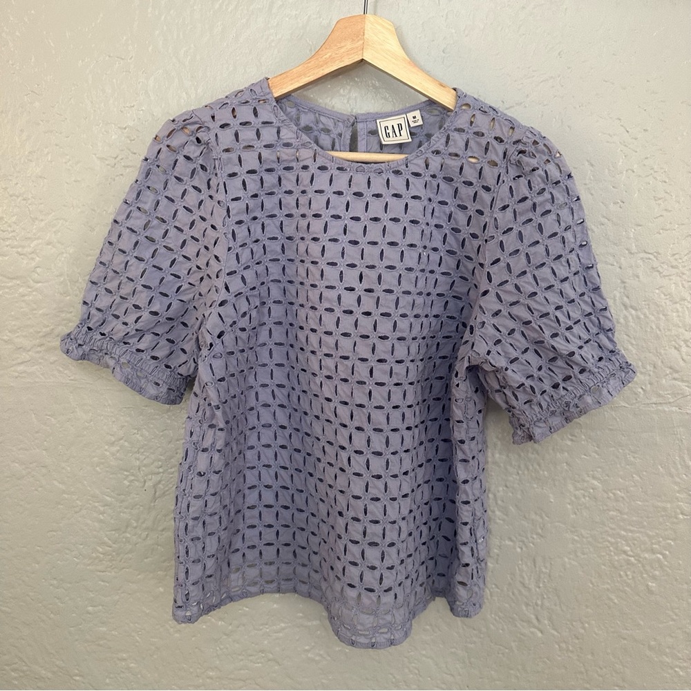 *Gap Eyelet Puff Sleeve Top
